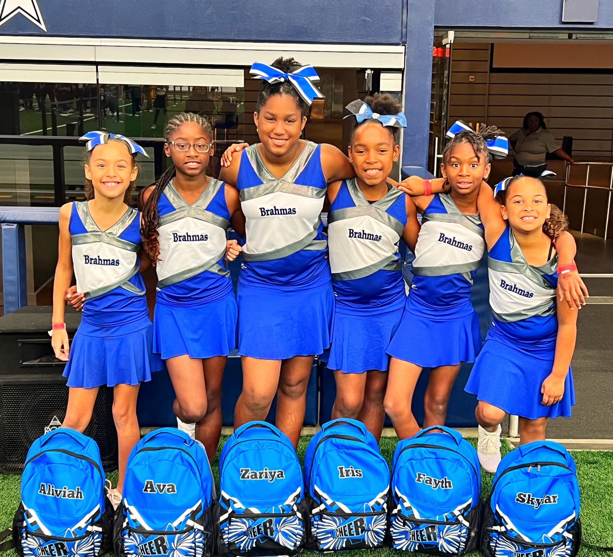 Jr Brahmas cheerleaders